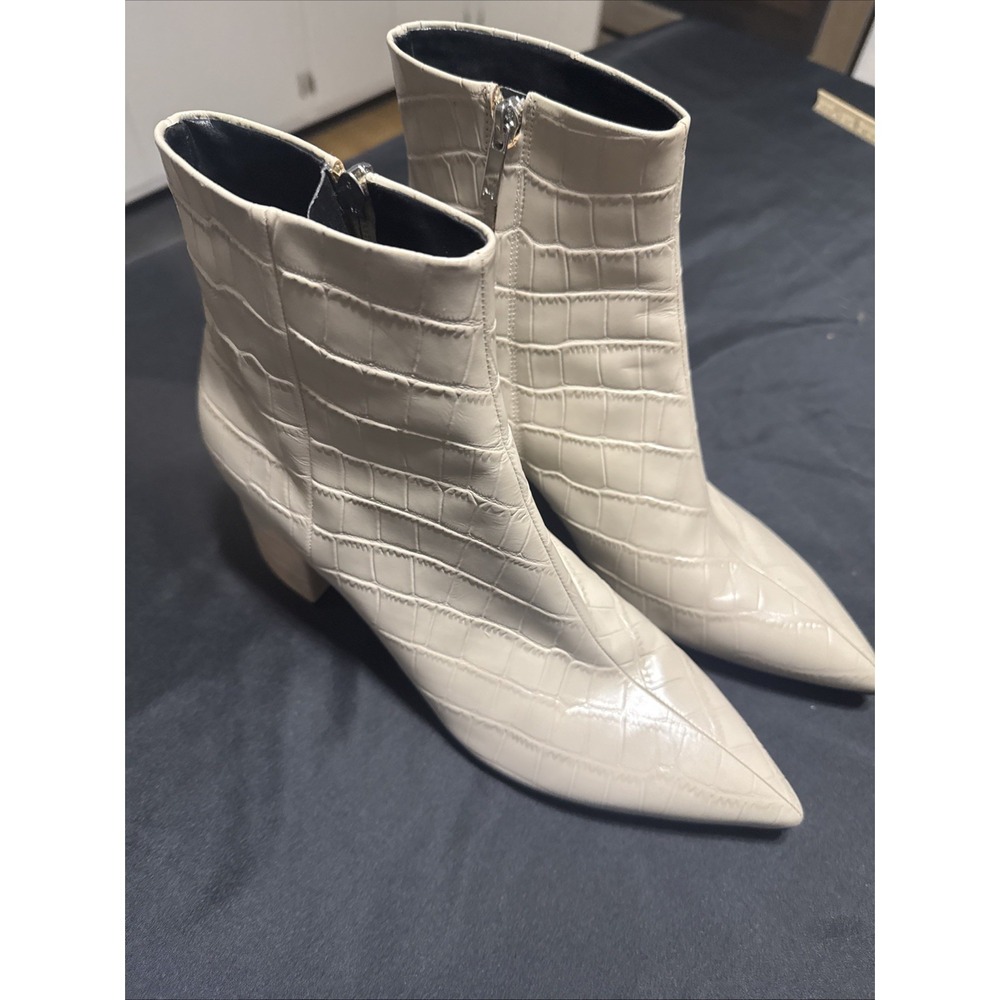 Marc Fisher Leather Upper Natural Pointed Toe Block Heel Boot Women's Size 9.5